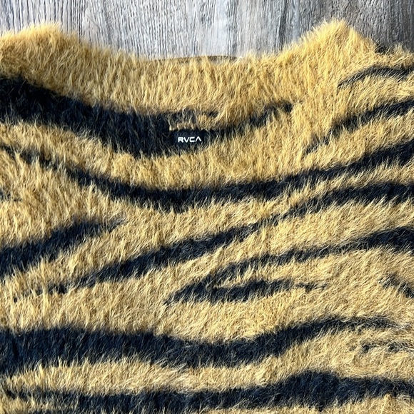 Rvca Sweater Orange Brown Wild Side Cardigan Fuzzy Sweater Size Medium - Picture 12 of 14